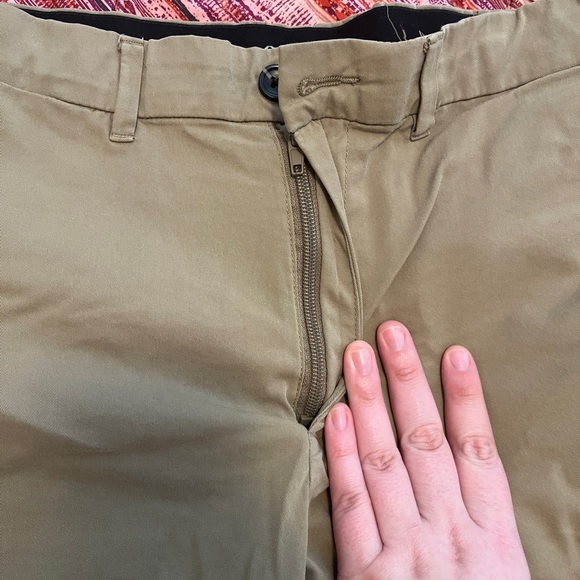 Goodfellow & Co Mens 9” Inseam Khaki Shorts - Picture 6 of 6